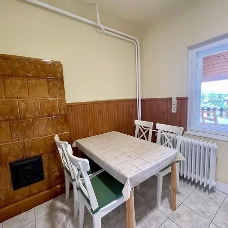 Julia Apartmanhaz Lägenhet