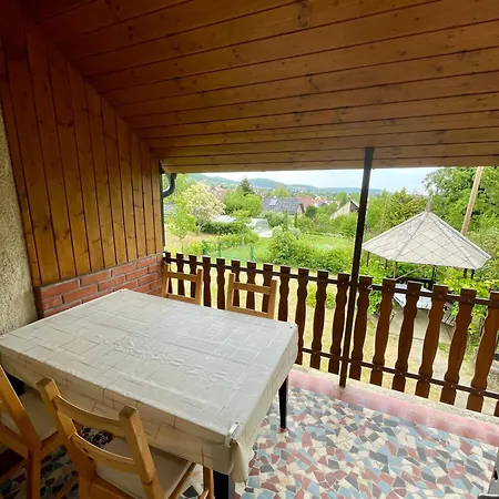 Julia Apartmanhaz 블로톤퓌레드