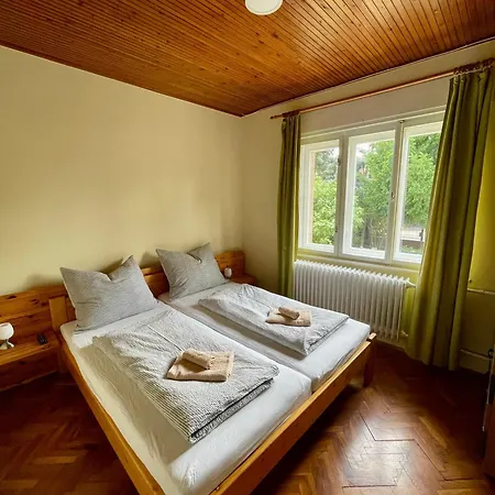 Julia Apartmanhaz 아파트 블로톤퓌레드