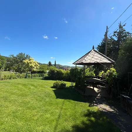 Julia Apartmanhaz * Balatonfured