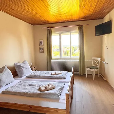 Julia Apartmanhaz Balatonfured