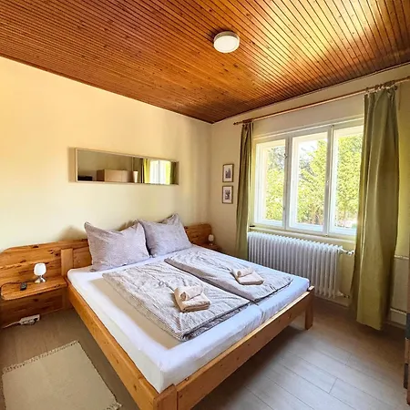 Julia Apartmanhaz Balatonfured