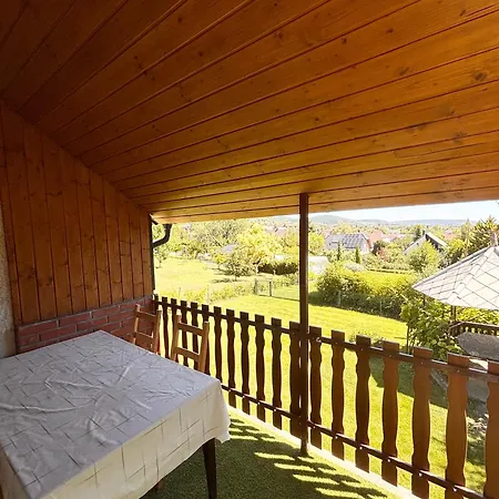 Julia Apartmanhaz * Balatonfured