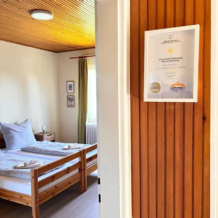Julia Apartmanhaz * Balatonfured